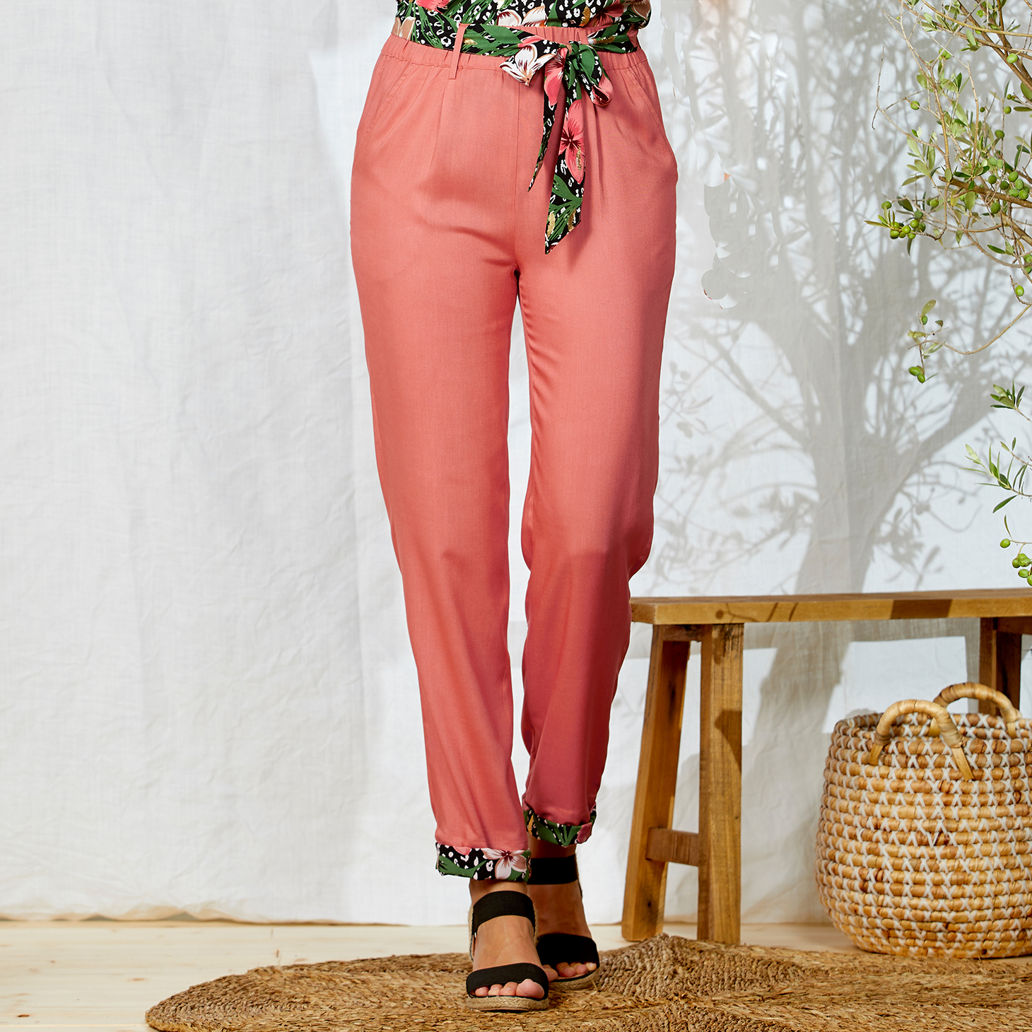 Pantalon droit uni revers imp.