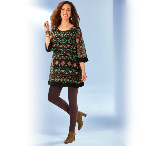 Une tenue qui invite au voyage avec sa tunique au superbe imprimé ethnique !