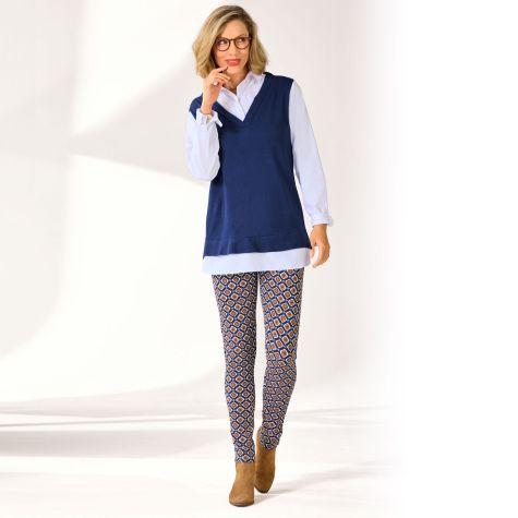 Une allure casual chic dans ce look qui mixe pull effet 2 en 1 et caleçon imprimé seventies !