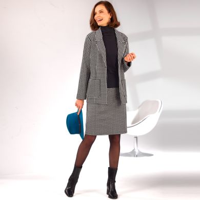 Une allure impeccable en veste et en jupe maille jacquard motif pied-de-coq !