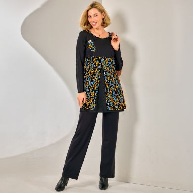 Look avec tunique fantaisie sur pantalon classique noir