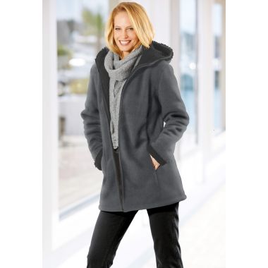 Le manteau polaire : la pièce indispensable pour un look hiver réussi !
