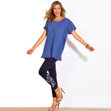 Tee-shirt bi-matière brodé et caleçon à patch floqué, le look décontracté avec ses touches d’originalité ! 