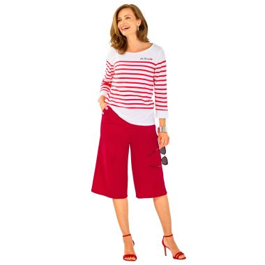 Un look décontracté-chic intemporel aux notes marines !