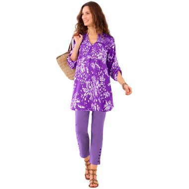 Une allure décontractée et pleine de bonne humeur : tunique à smocks imprimée, pantalon 7/8e et sandales à talons !