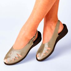 Sandales en cuir ajouré