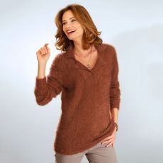 Pull poilu à col tailleur