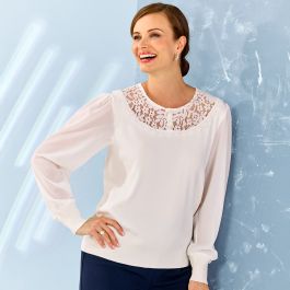 Pull encolure dentelle
