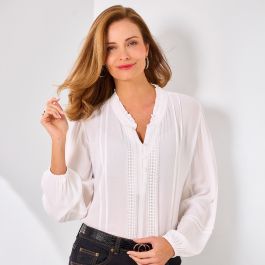 Blouse à volants et macramé