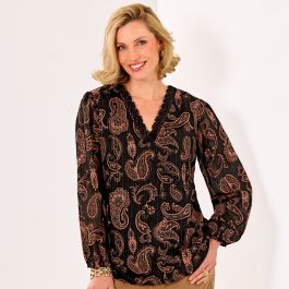 Blouse encolure en macramé